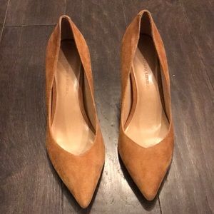 6.5 Banana Republic 12 Hour Madison Pump